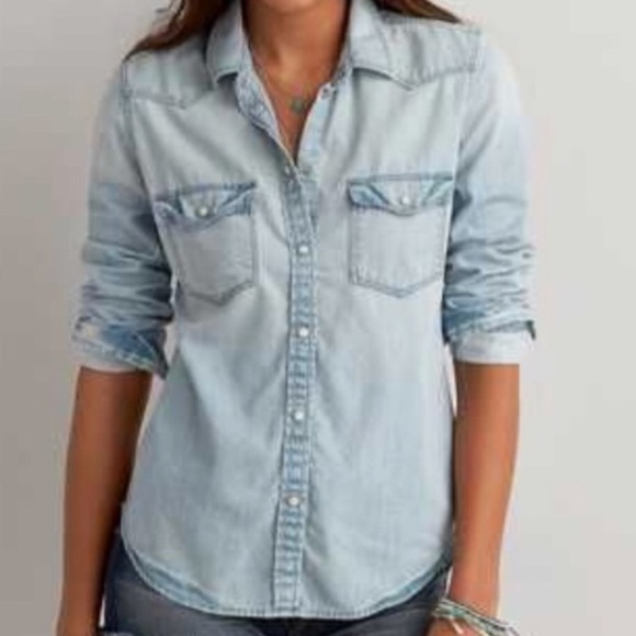 American Eagle Outfitters Tops - American Eagle Classic Western Denim Shirt